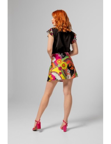 Camiseta Volantes Floreciendo